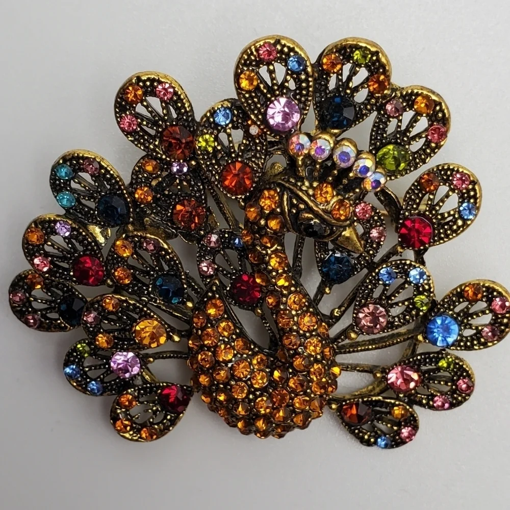 Gorgeous Peacock Gem Brooch